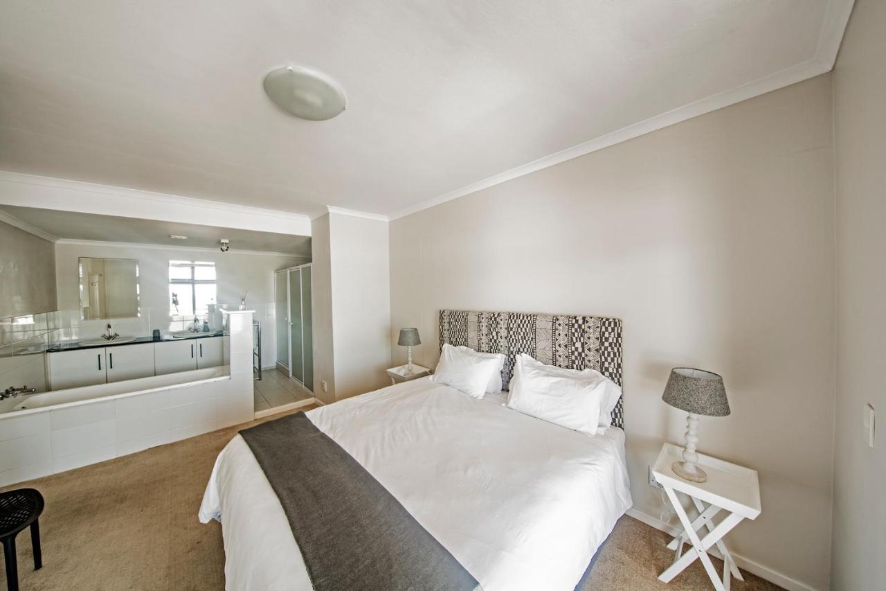 Surferscorner Self Catering Apartments Muizenberg Zewnętrze zdjęcie