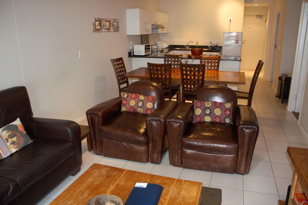 Surferscorner Self Catering Apartments Muizenberg Zewnętrze zdjęcie